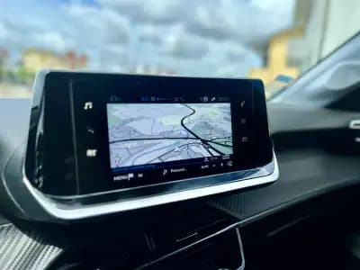 Vendo Peugeot 208 2022 - 15950 EUR, 71000 km - AUTO.MOTO.pt