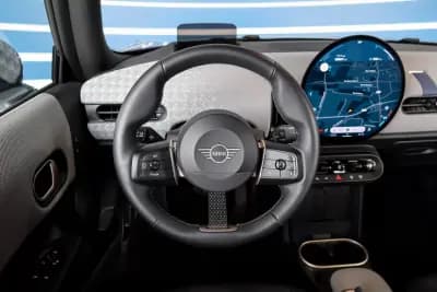 Sell MINI 2024 - 33500 EUR, 8997 km - AUTO.MOTO.pt