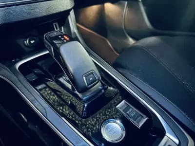 Vendo Peugeot 308 2020 - 23990 EUR, 32813 km - AUTO.MOTO.pt