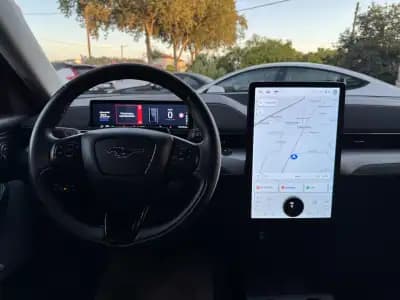 Vendo Ford Mustang Mach-E 2021 - 28990 EUR, 118000 km - AUTO.MOTO.pt