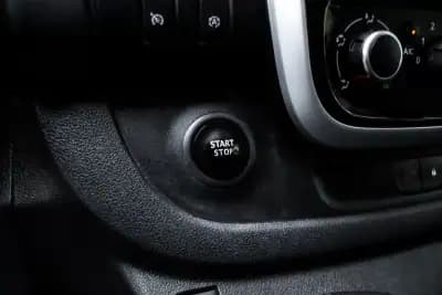 Vendo Renault Trafic 2020 - 30990 EUR, 126359 km - AUTO.MOTO.pt