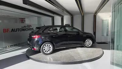 Sell Renault Mégane 2017 - 13900 EUR, 106866 km - AUTO.MOTO.pt