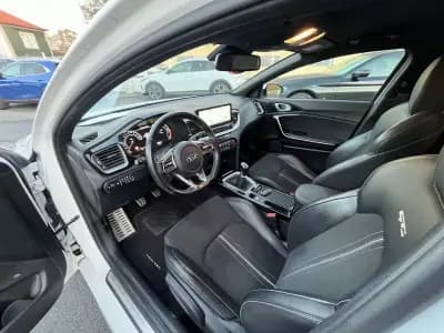 Vendo Kia ProCeed 2022 - 19450 EUR, 92000 km - AUTO.MOTO.pt