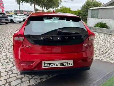 Sell Volvo V40 2017 - 14750 EUR, 138000 km - AUTO.MOTO.pt