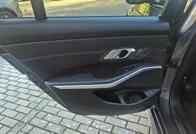 Vendo BMW 320 2020 - 31000 EUR, 130000 km - AUTO.MOTO.pt