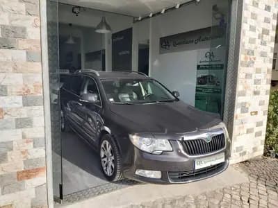 Vendo Skoda Superb 2010 - 9950 EUR, 295355 km - AUTO.MOTO.pt