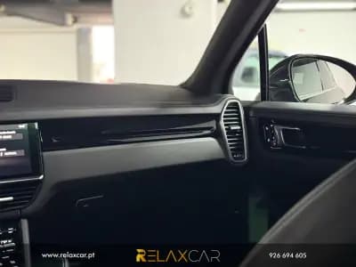 Vendo Porsche Cayenne 2018 - 53990 EUR, 150300 km - AUTO.MOTO.pt