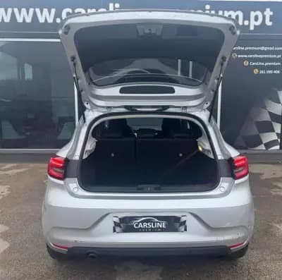 Vendo Renault Clio 2023 - 14490 EUR, 58773 km - AUTO.MOTO.pt