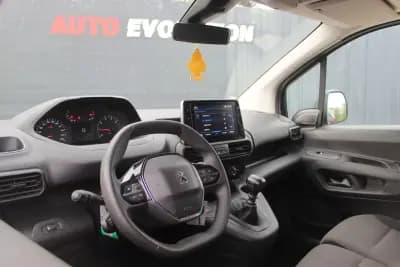 Vendo Peugeot Partner 2022 - 10976 EUR, 135000 km - AUTO.MOTO.pt