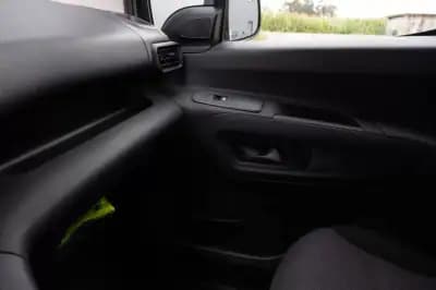 Vendo Citroën Berlingo 2021 - 14900 EUR, 116000 km - AUTO.MOTO.pt