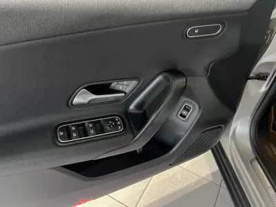 Vendo Mercedes-Benz A 180 Limousine 2020 - 22600 EUR, 114696 km - AUTO.MOTO.pt