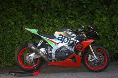 Sell Aprilia Tuono 125 Base 2016 - 9750 EUR, 12400 km - AUTO.MOTO.pt