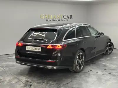 Vendo Mercedes-Benz E 300 2024 - 61500 EUR, 63000 km - AUTO.MOTO.pt