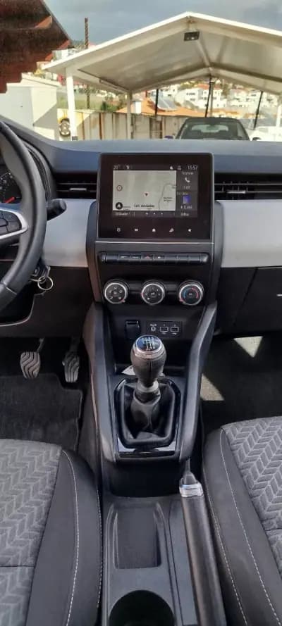 Sell Renault Clio 2023 - 16750 EUR, 60000 km - AUTO.MOTO.pt