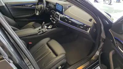 Vendo BMW 520 2018 - 23900 EUR, 284762 km - AUTO.MOTO.pt