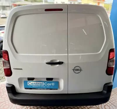 Vendo Opel Combo 2023 - 17950 EUR, 66000 km - AUTO.MOTO.pt