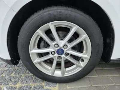 Sell Ford Focus SW 2015 - 7990 EUR, 218000 km - AUTO.MOTO.pt