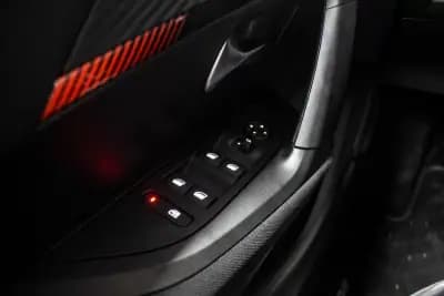 Vendo Peugeot 2008 2020 - 15450 EUR, 125449 km - AUTO.MOTO.pt