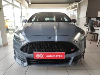 Vendo Ford Focus 2015 - 20500 EUR, 125550 km - AUTO.MOTO.pt