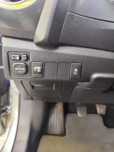 Vendo Toyota Auris Touring Sports 2015 - 12980 EUR, 229000 km - AUTO.MOTO.pt