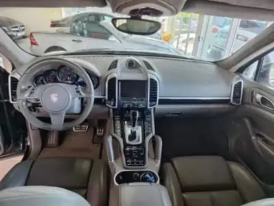 Sell Porsche Cayenne 2012 - 24990 EUR, 267800 km - AUTO.MOTO.pt