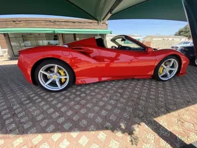 Sell Ferrari F8 Tributo 2022 - 425600 EUR, 4336 km - AUTO.MOTO.pt