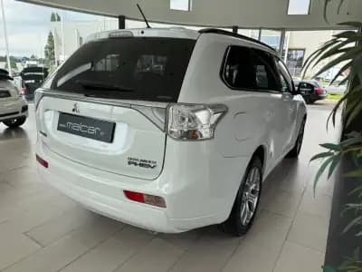 Vendo Mitsubishi Outlander 2015 - 15990 EUR, 157367 km - AUTO.MOTO.pt