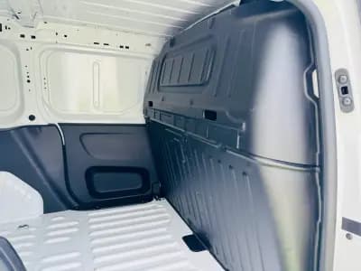 Vendo Peugeot 2021 - 16000 EUR, 140000 km - AUTO.MOTO.pt