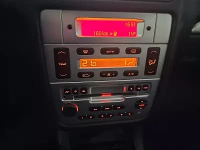 Vendo Peugeot 406 2005 - 6999 EUR, 113308 km - AUTO.MOTO.pt