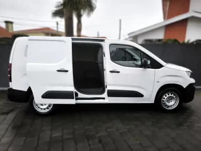 Vendo Peugeot Partner 2020 - 13950 EUR, 114372 km - AUTO.MOTO.pt