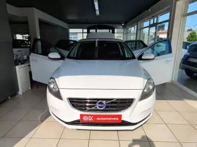 Vendo Volvo V40 2013 - 8350 EUR, 298100 km - AUTO.MOTO.pt