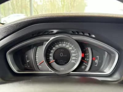 Sell Volvo V40 2014 - 10950 EUR, 203325 km - AUTO.MOTO.pt