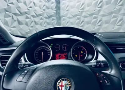 Vendo Alfa Romeo Giulietta 2012 - 13750 EUR, 119336 km - AUTO.MOTO.pt