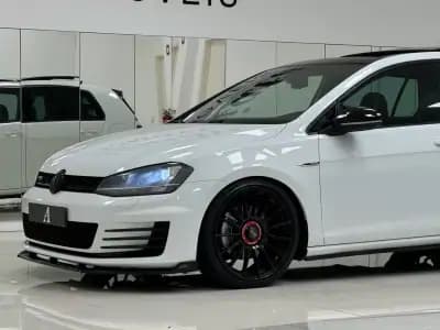 Vendo Volkswagen Golf 2013 - 19890 EUR, 186000 km - AUTO.MOTO.pt