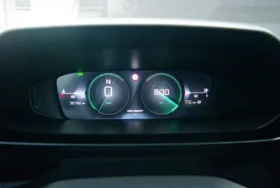 Vendo Peugeot 408 2024 - 25900 EUR, 30782 km - AUTO.MOTO.pt