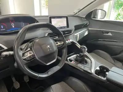 Vendo Peugeot 5008 2017 - 22500 EUR, 161123 km - AUTO.MOTO.pt