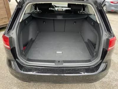 Vendo Volkswagen Passat Variant 2018 - 19990 EUR, 177800 km - AUTO.MOTO.pt