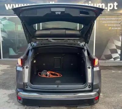 Vendo Peugeot 3008 2022 - 22900 EUR, 94740 km - AUTO.MOTO.pt