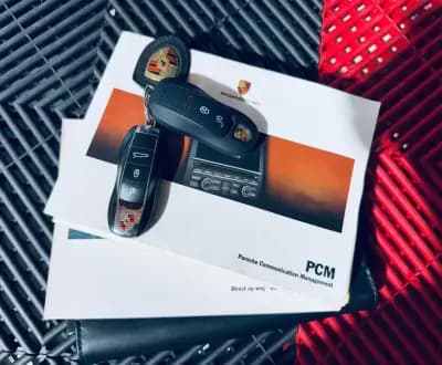 Vendo Porsche Panamera 2014 - 37990 EUR, 220436 km - AUTO.MOTO.pt