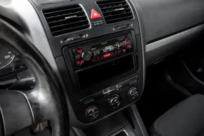 Vendo Volkswagen Golf 2003 - 4900 EUR, 208740 km - AUTO.MOTO.pt