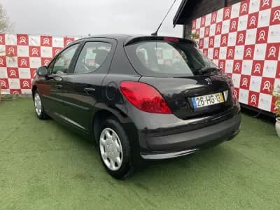 Vendo Peugeot 207 2009 - 5990 EUR, 180168 km - AUTO.MOTO.pt