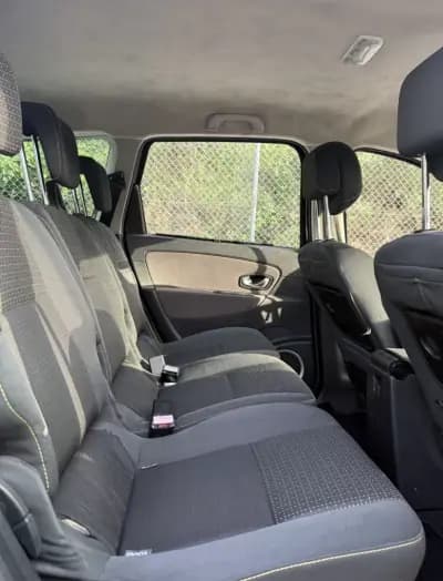 Sell Renault Scénic 2009 - 6599 EUR, 230000 km - AUTO.MOTO.pt