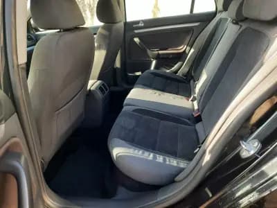 Vendo Volkswagen Golf 2009 - 7950 EUR, 270581 km - AUTO.MOTO.pt