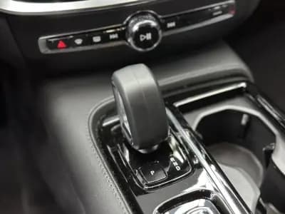 Vendo Volvo V60 2023 - 37500 EUR, 75000 km - AUTO.MOTO.pt