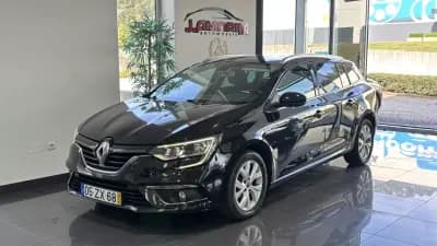 Vendo Renault Mégane Sport Tourer 2018 - 12999 EUR, 131021 km - AUTO.MOTO.pt
