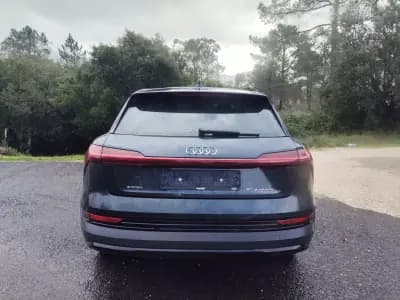 Vendo Audi e-tron 2021 - 22500 EUR, 181400 km - AUTO.MOTO.pt