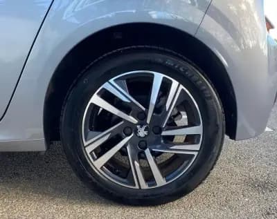 Sell Peugeot 208 2023 - 14900 EUR, 13501 km - AUTO.MOTO.pt