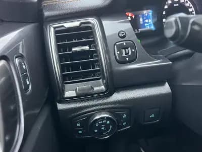 Vendo Ford Ranger 2021 - 35900 EUR, 180000 km - AUTO.MOTO.pt