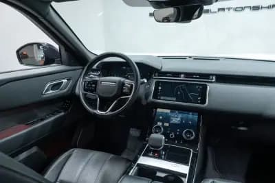 Sell Land Rover Range Rover Velar 2021 - 51950 EUR, 76000 km - AUTO.MOTO.pt