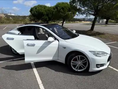 Vendo Tesla Model S 2015 - 27500 EUR, 162000 km - AUTO.MOTO.pt